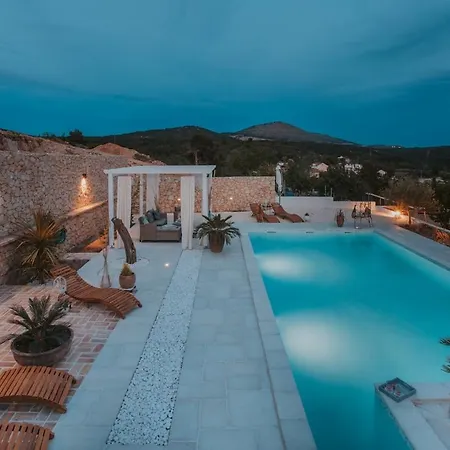 Casa Casolare By The Vakantiehuis